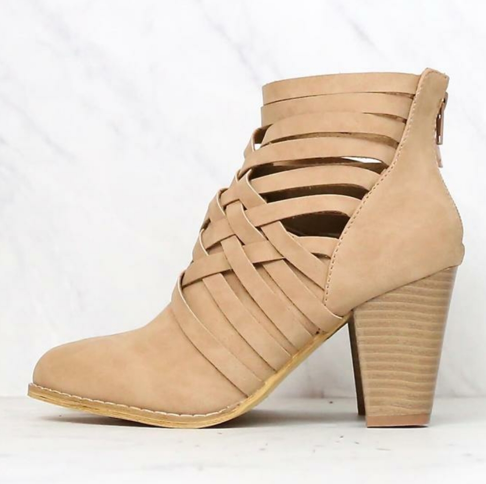 𝙇𝙖𝙨𝙩 𝙎𝙞𝙯 10 🖤Strappy Chunky Ankle Boot - Picture 5 of 5